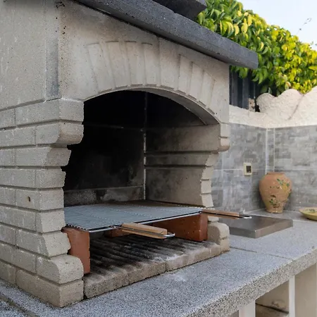 Due Mari - Seaside Retreat With Private Pool Villa