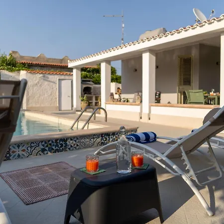 Due Mari - Seaside Retreat With Private Pool Villa