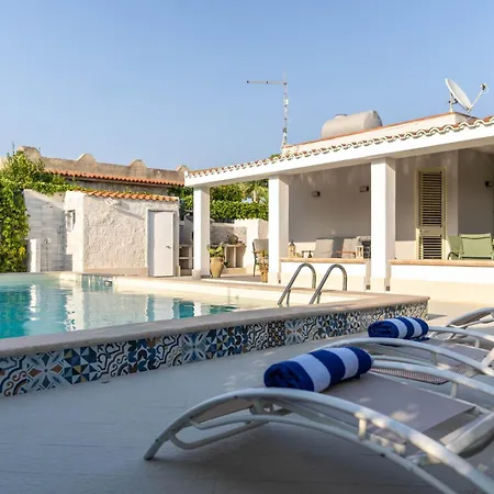 Due Mari - Seaside Retreat With Private Pool Villa *