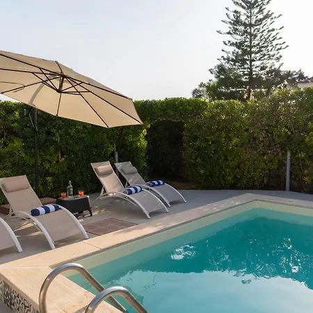 Villa Due Mari - Seaside Retreat With Private Pool