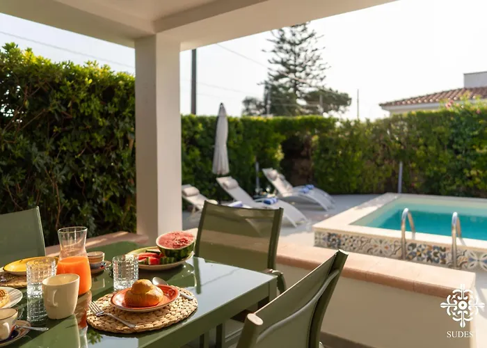 Villa Due Mari - Seaside Retreat With Private Pool