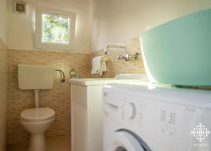 Villa Due Mari - Seaside Retreat With Private Pool