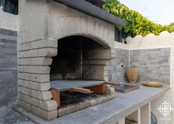 Due Mari - Seaside Retreat With Private Pool Villa