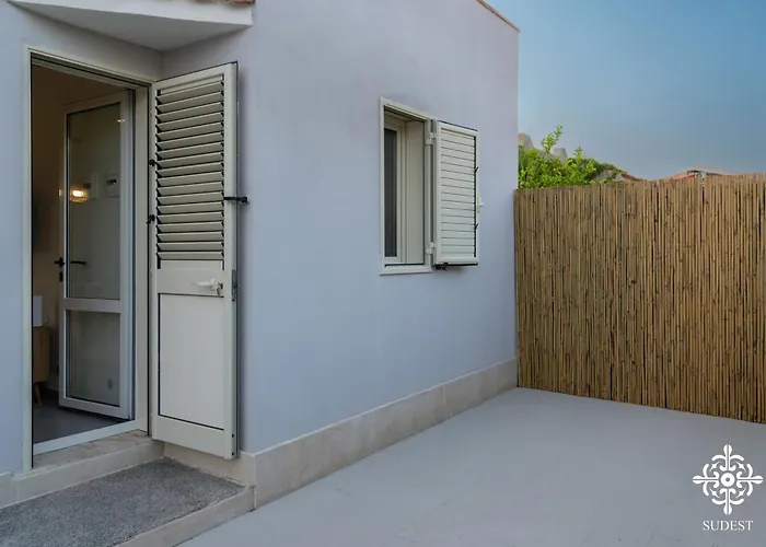 Due Mari - Seaside Retreat With Private Pool Villa