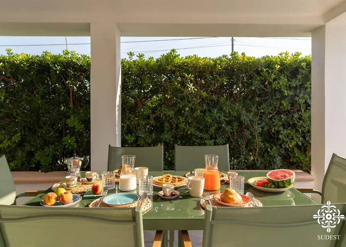 Due Mari - Seaside Retreat With Private Pool Villa *